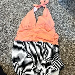 Women’s maternity bathing suit NWT size medium